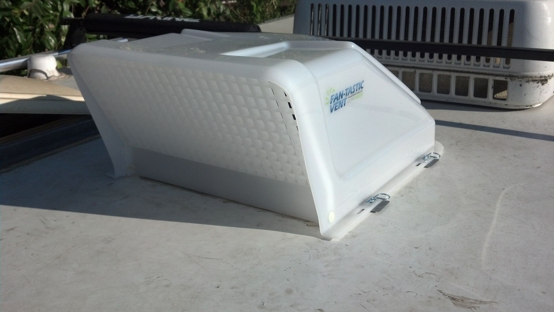 Open Roads Forum Just installed an Ultrabreeze Fantastic Fan